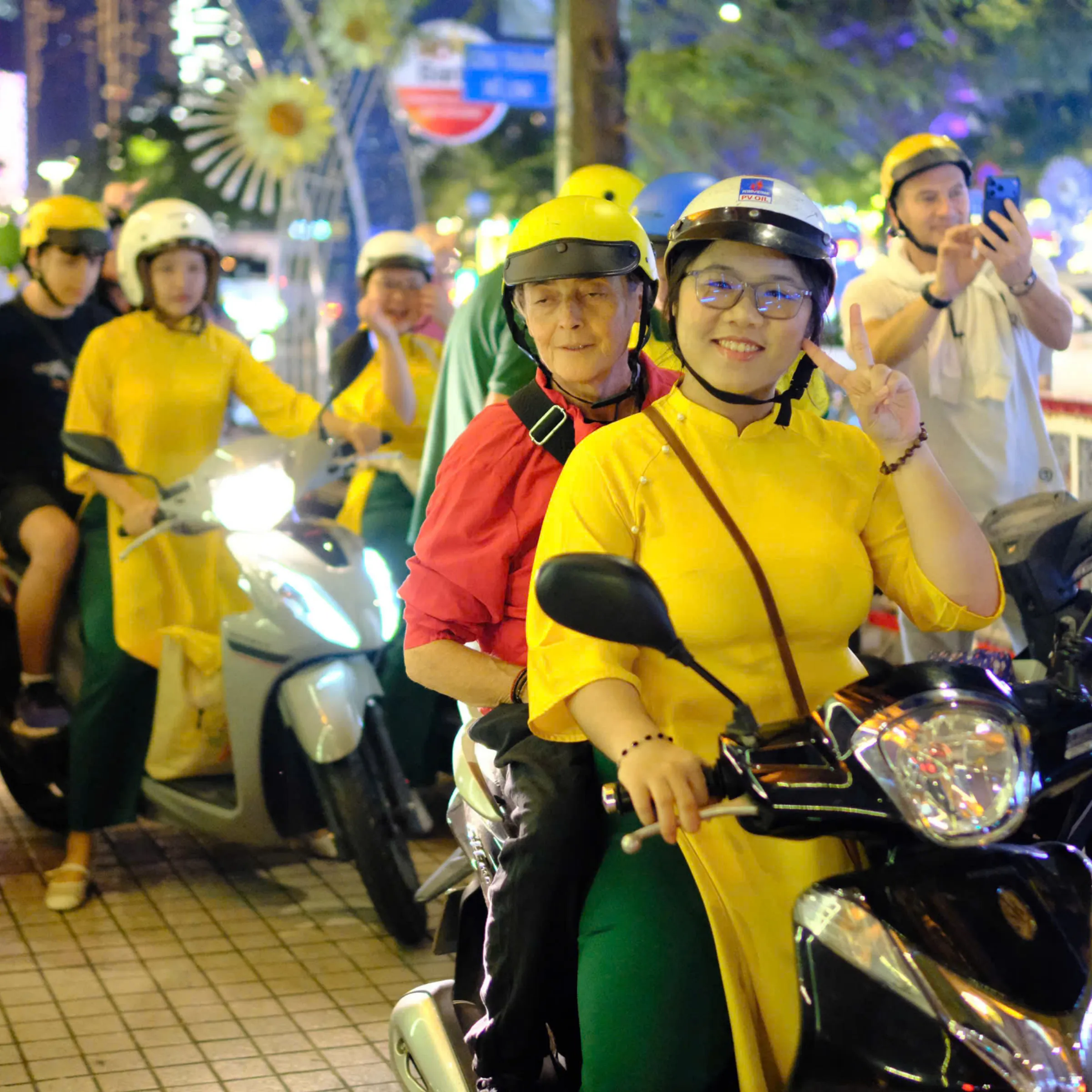 Saigon SightSeeing By Night
